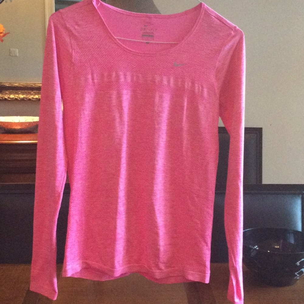Nike dry fit long sleeve crewneck pink top